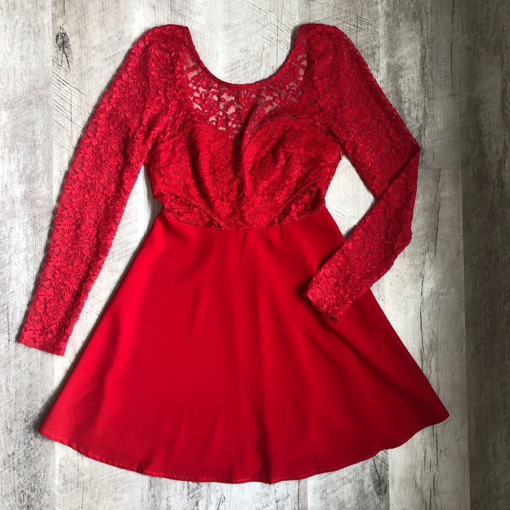 Color Sleeveless With Suspenders Backless Lace Dresses main image 1